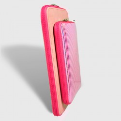 Bolso de mano para MacBook Air 13" M2 "smart pink" by six-hands